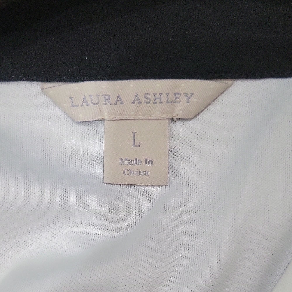 Laura Ashley Black Lace Sleeveless Top - Picture 3 of 5